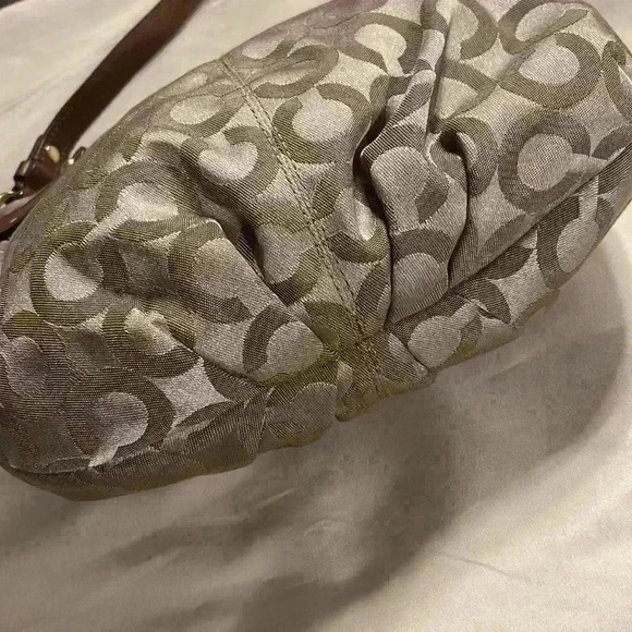 Coach Mini Hobo - Picture 5 of 7